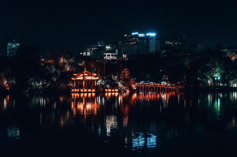 Hoan Kiem Lake at Night