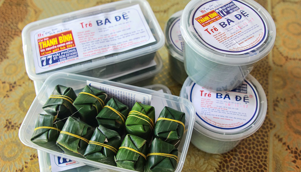 Tre Ba De is a small snack that is immensely tasty.